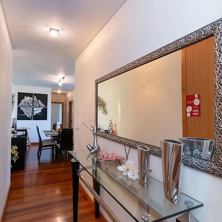 Rosas Vista Baia Do Funchal (Madeira)