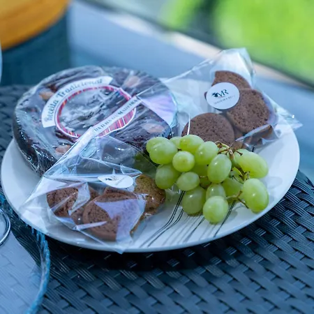 Rosas Vista Baia Do Funchal (Madeira)